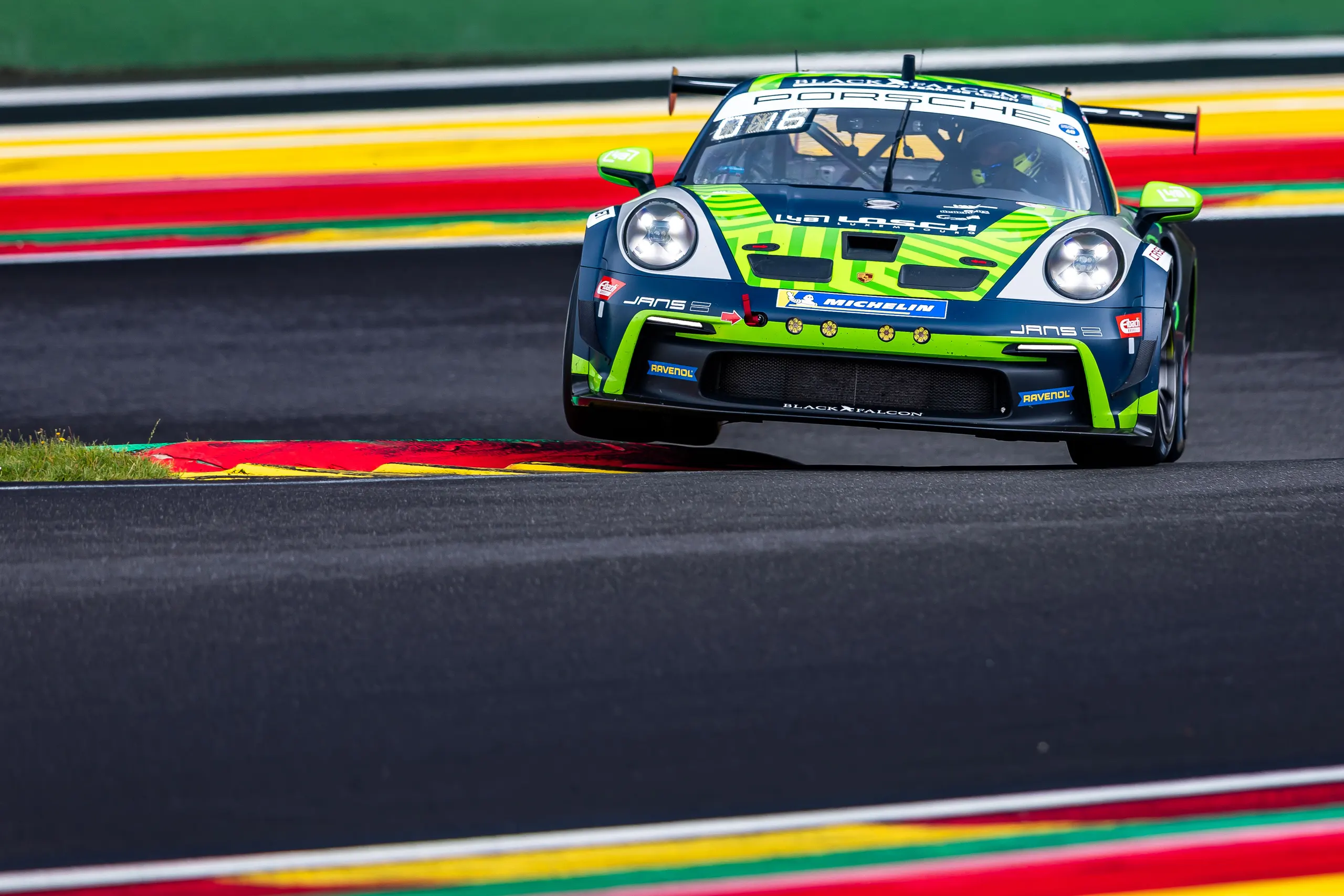 Einzelbild ohne Beschreibung in einer Bildergalerie