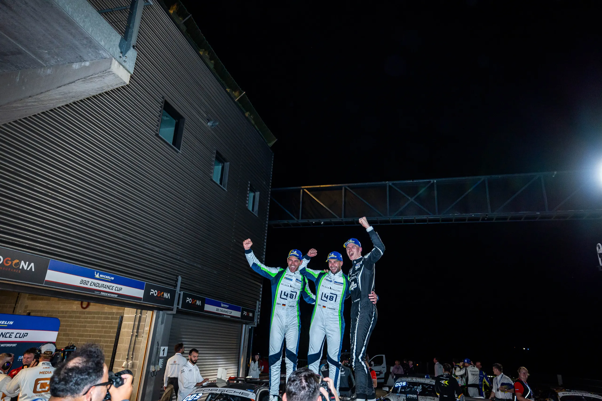 Einzelbild ohne Beschreibung in einer Bildergalerie