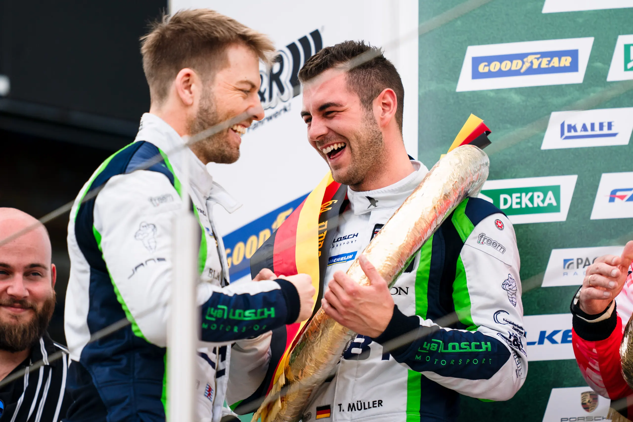 Einzelbild ohne Beschreibung in einer Bildergalerie