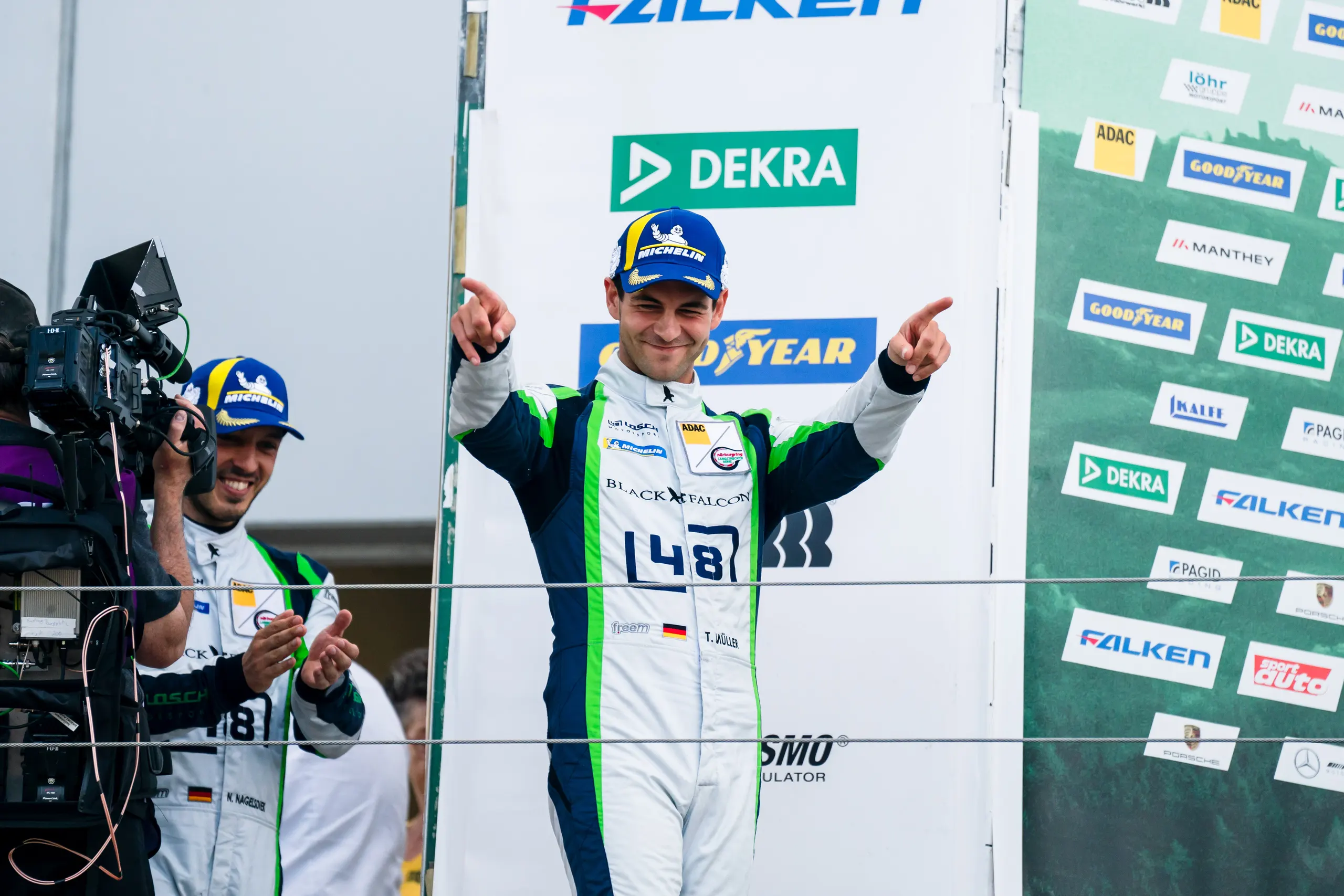 Einzelbild ohne Beschreibung in einer Bildergalerie